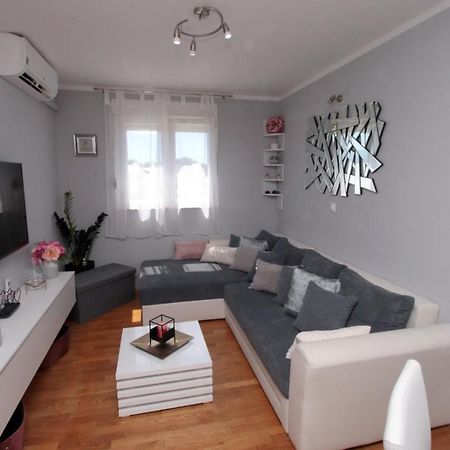 Apartman *Sanja* Omis Appartement Buitenkant foto