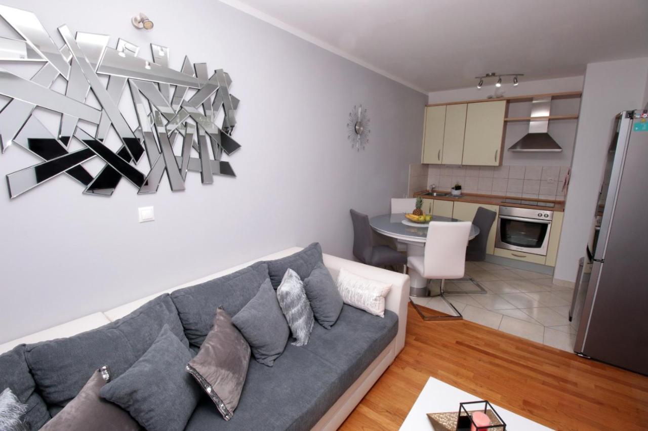 Apartman *Sanja* Omis Appartement Buitenkant foto